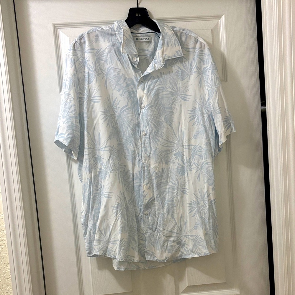 Cubavera Men's White and Blue Floral Shirt
